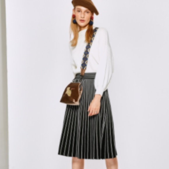 Knit Swing Sweater in White - Picture 3 of 4